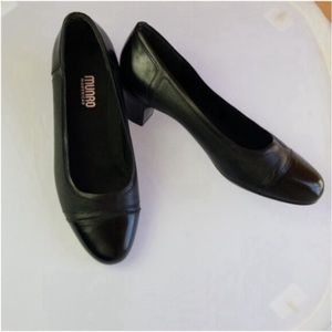 Munro Black Leather Heels